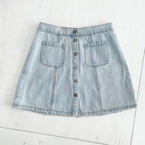 Urban Outfitters | BDG Light Wash Denim Button-Front Mini Cargo Skirt.